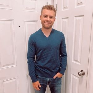 NWT Mens Banana Republic Vneck Sweater